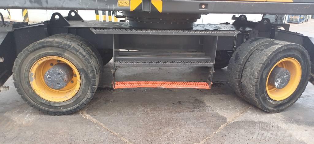 Volvo EW 240 E Excavatoare cu roti