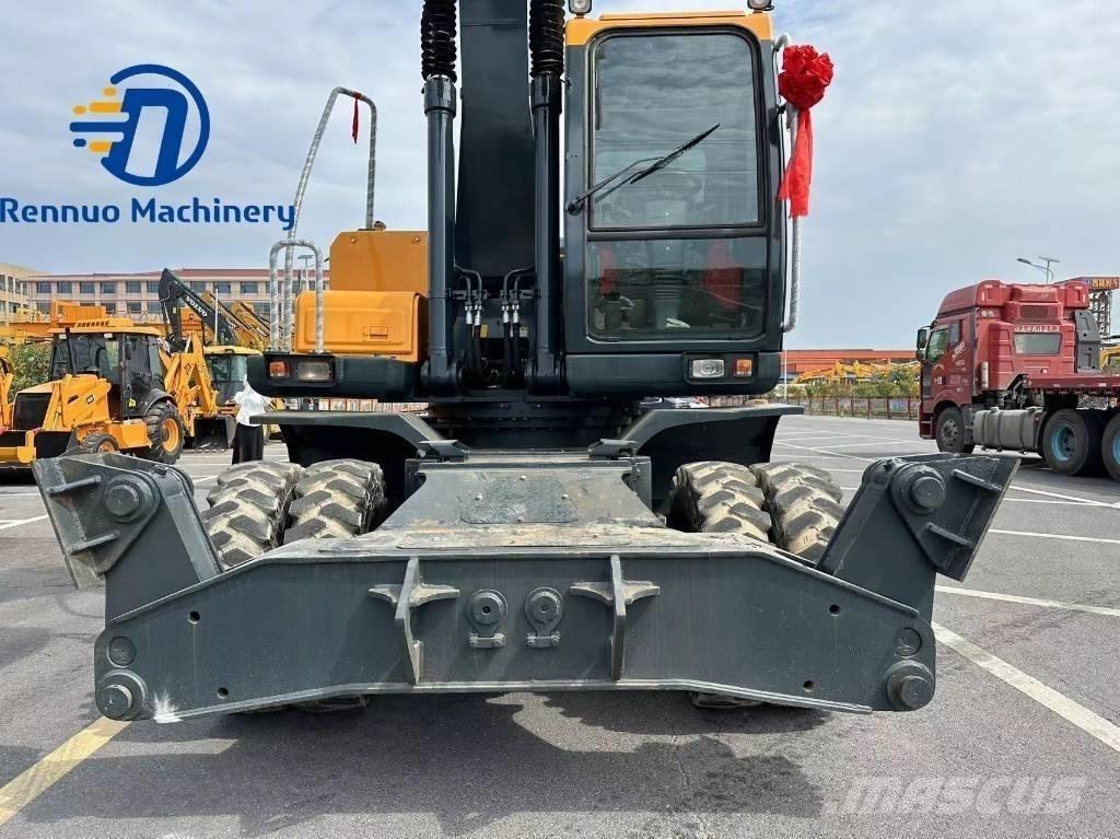 Hyundai 210W-9 Excavatoare cu roti
