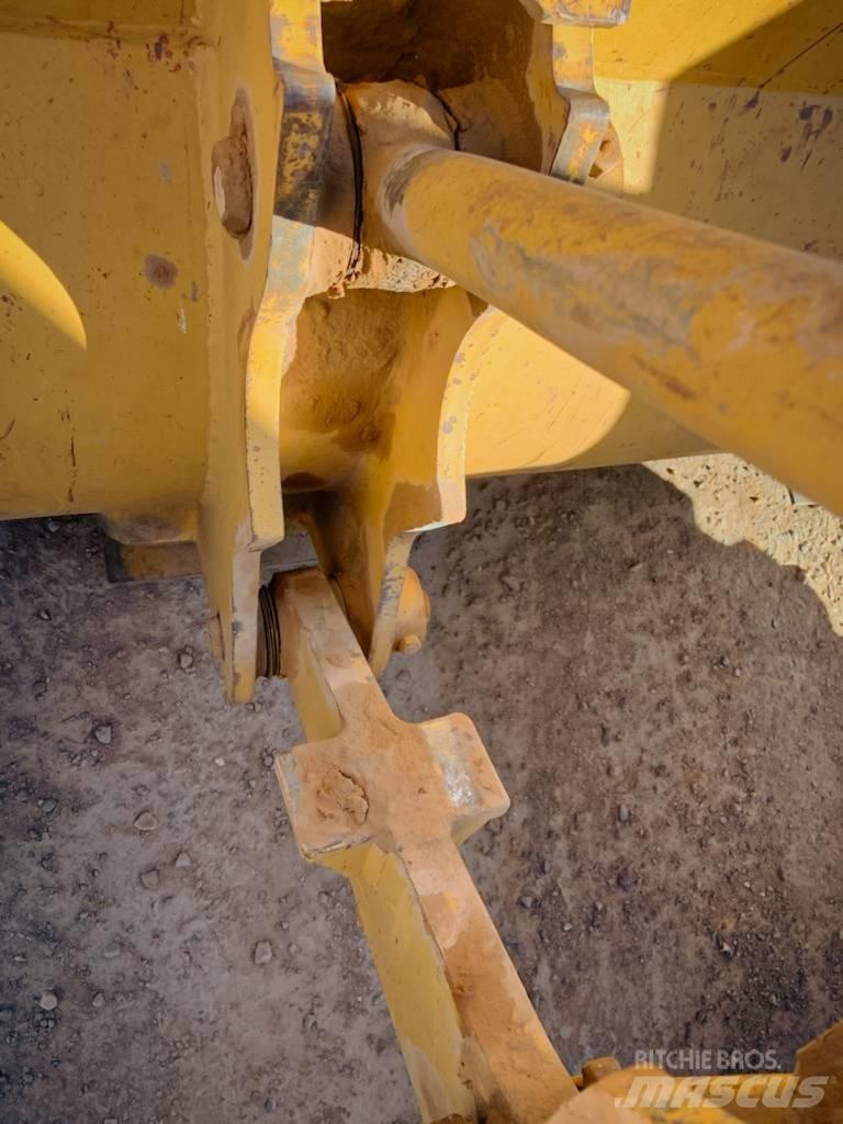 CAT 920 Incarcator pe pneuri