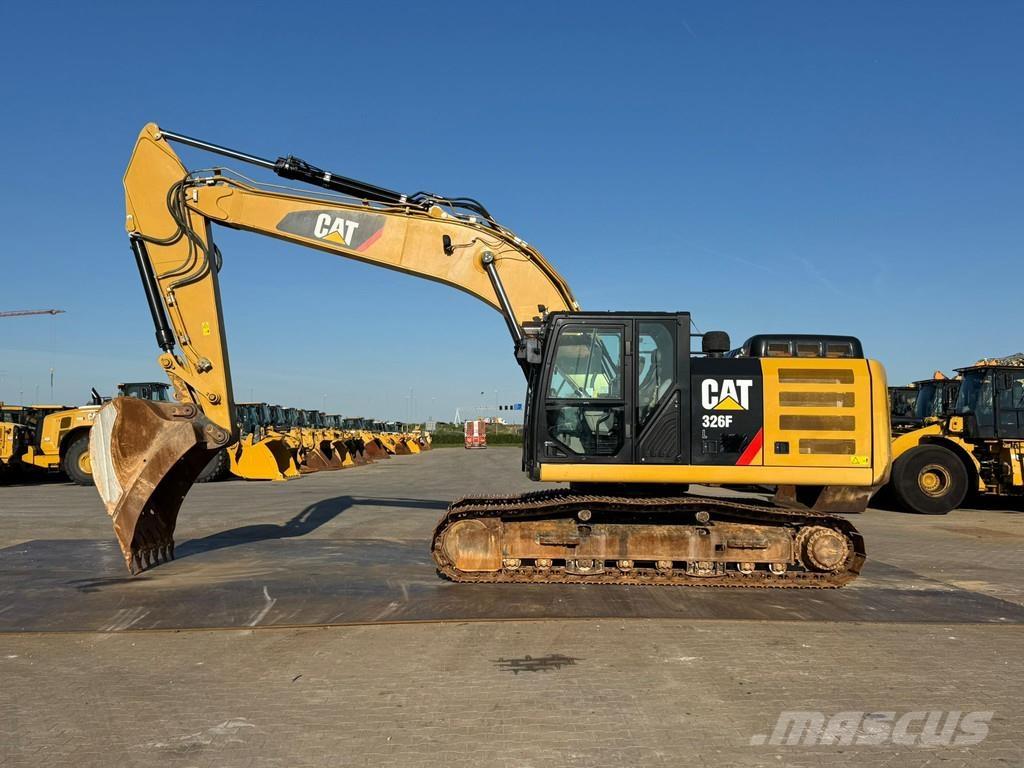 CAT 326FL Excavatoare pe șenile
