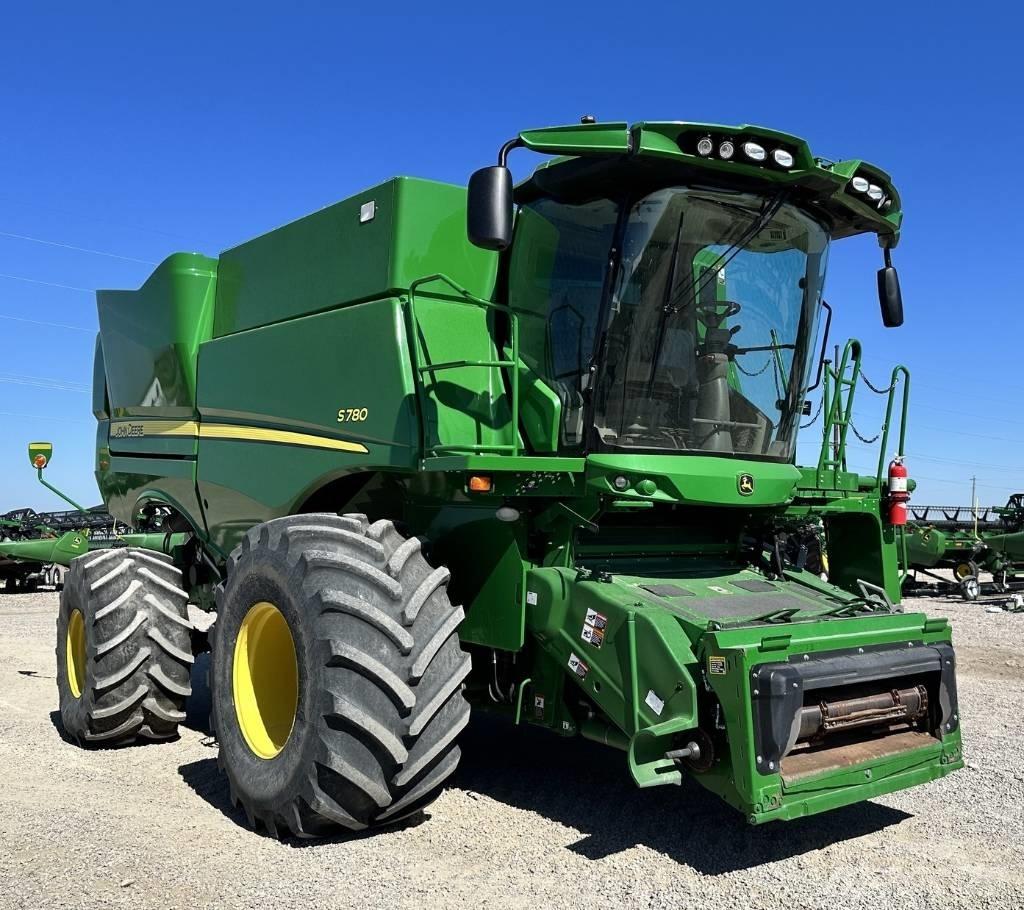 John Deere S 780 Combine de secerat