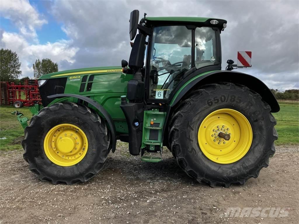 John Deere 6250R Tractoare