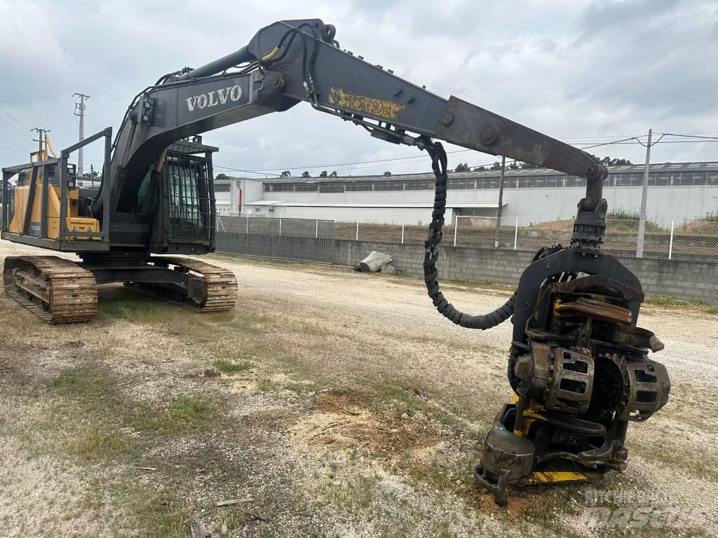 Volvo 220 E Combine forestiere