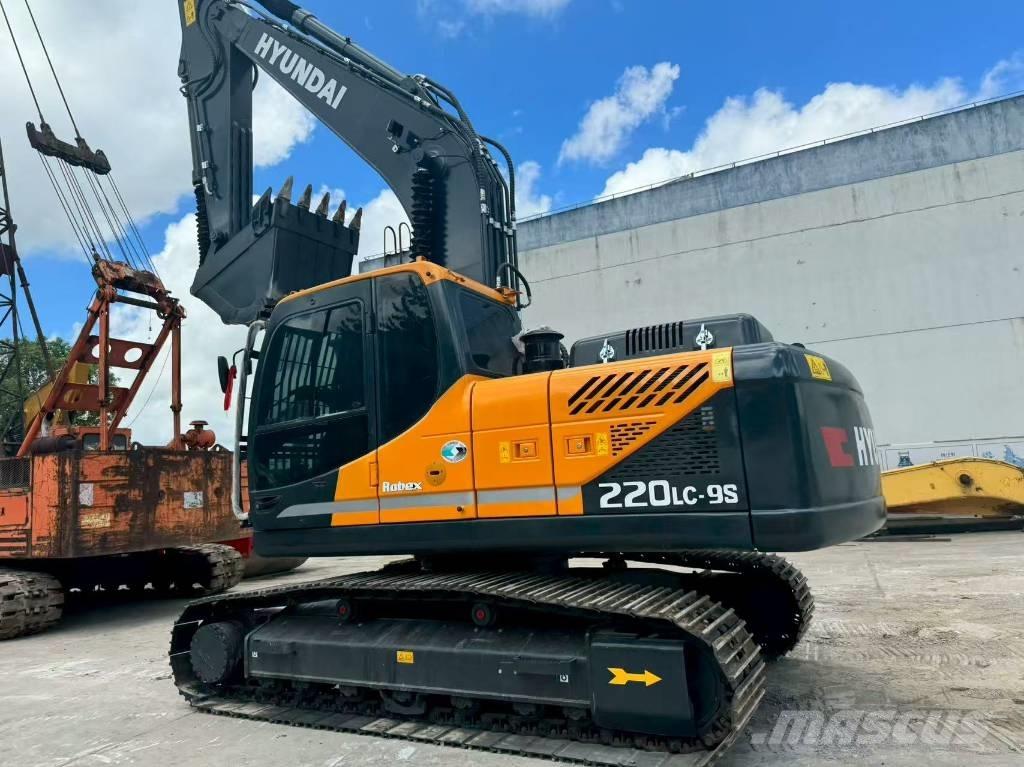 Hyundai r220lc-9s Excavatoare 7t - 12t