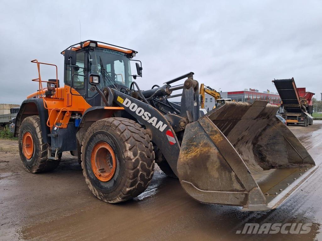 Doosan DL420 Incarcator pe pneuri