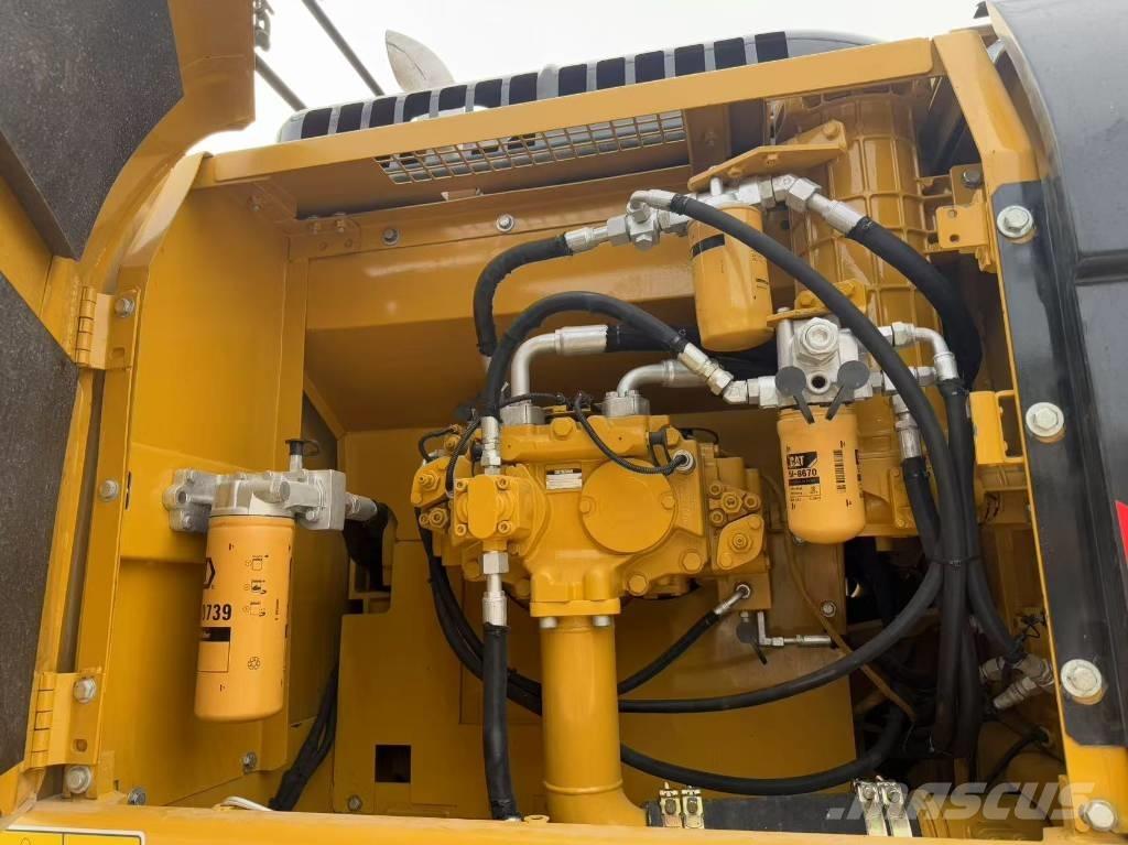CAT 330 D L Excavatoare pe șenile
