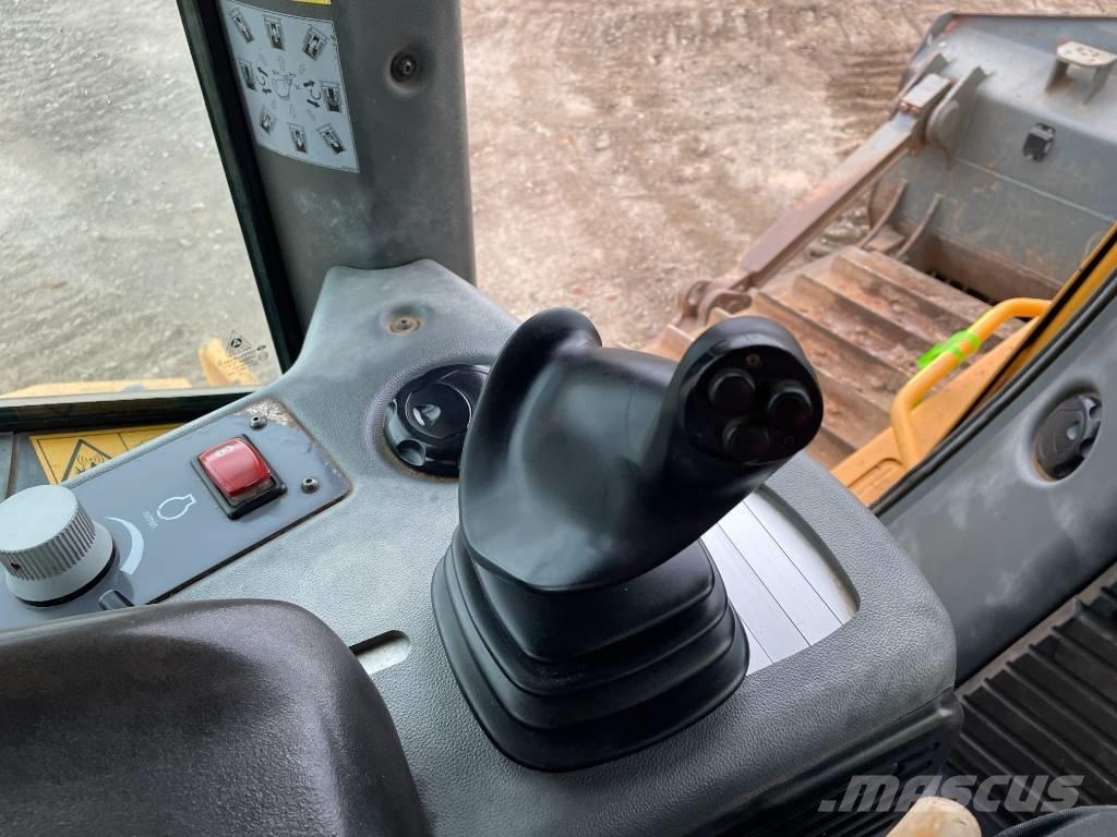 Liebherr PR 746 Buldozere pe senile