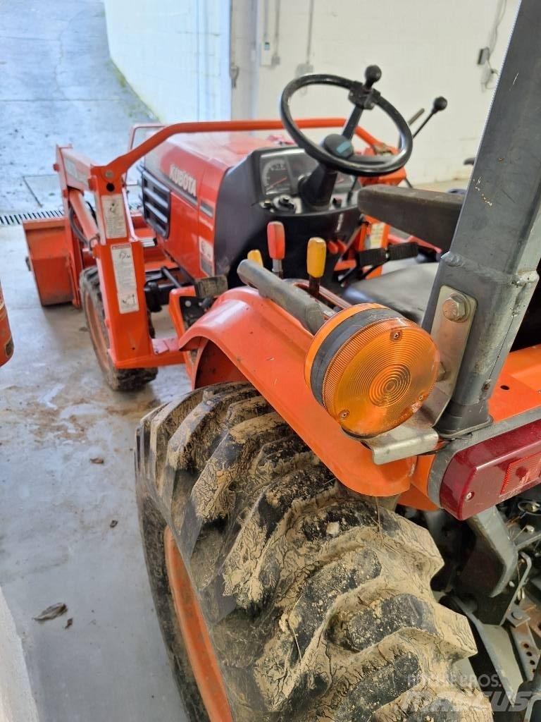 Kubota B 2710 Tractoare