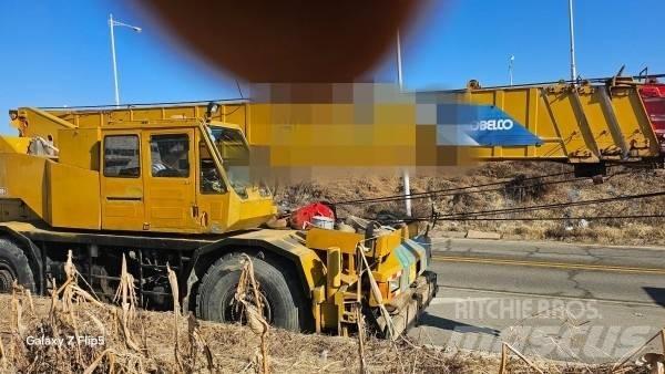 Kobelco RK 450 Macara teren accidentat