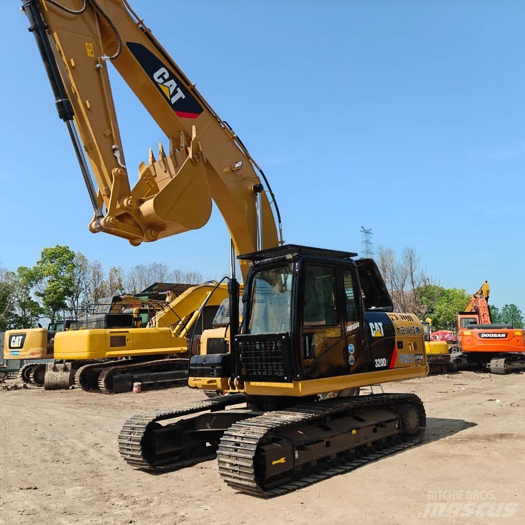 CAT 320D2 Excavatoare pe șenile
