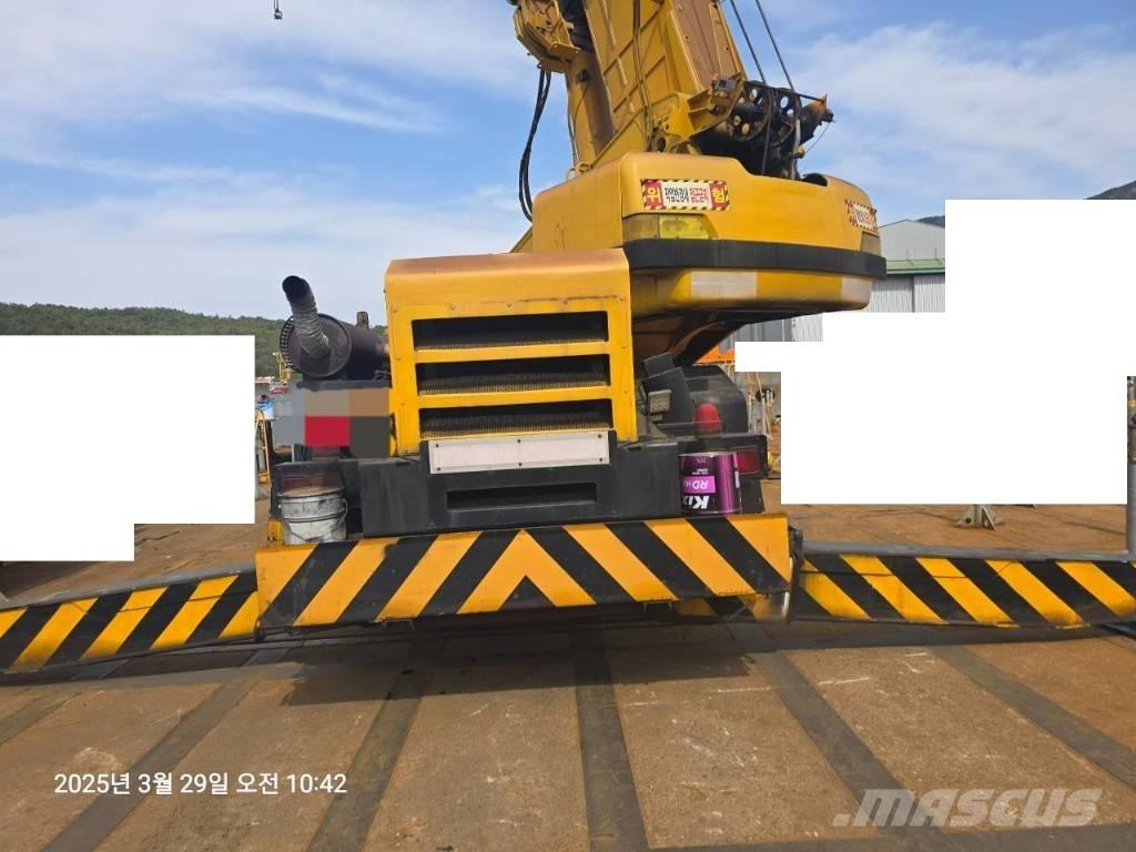 Kobelco RK 450 Macara teren accidentat
