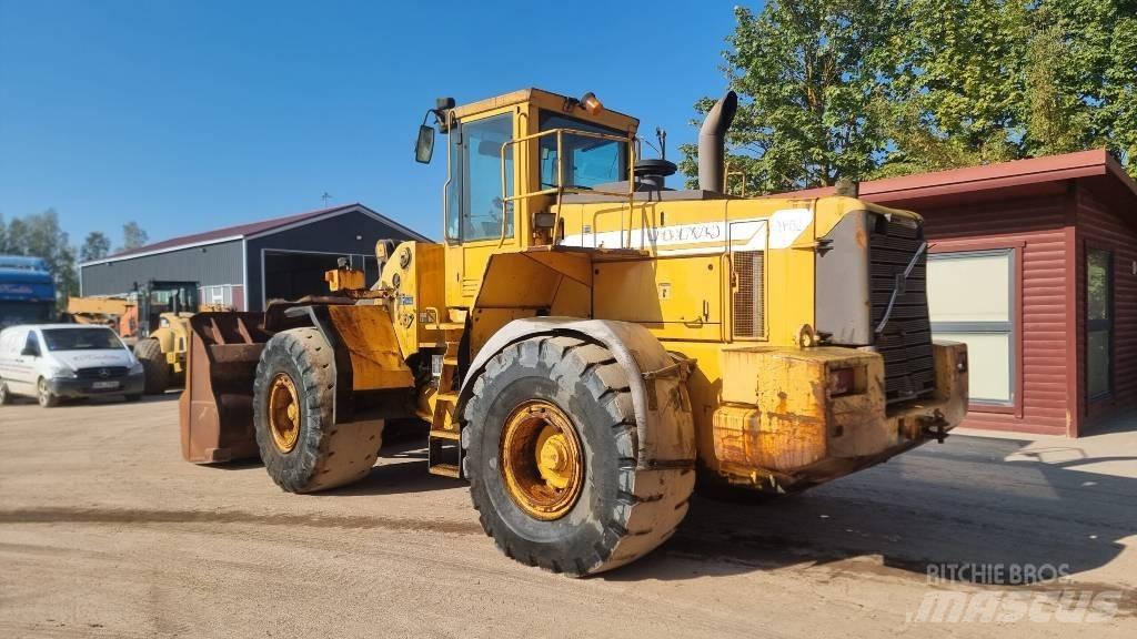 Volvo 180 D Incarcator pe pneuri