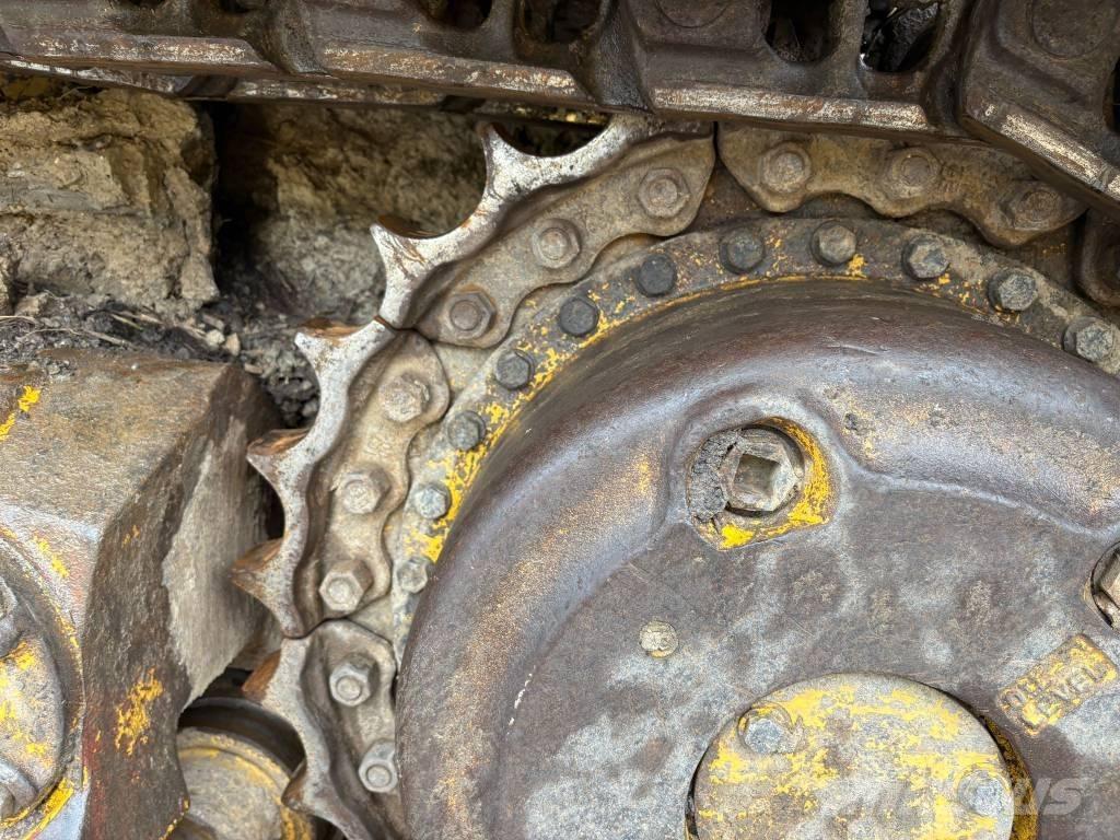 Komatsu D65PX-18 Buldozere pe senile