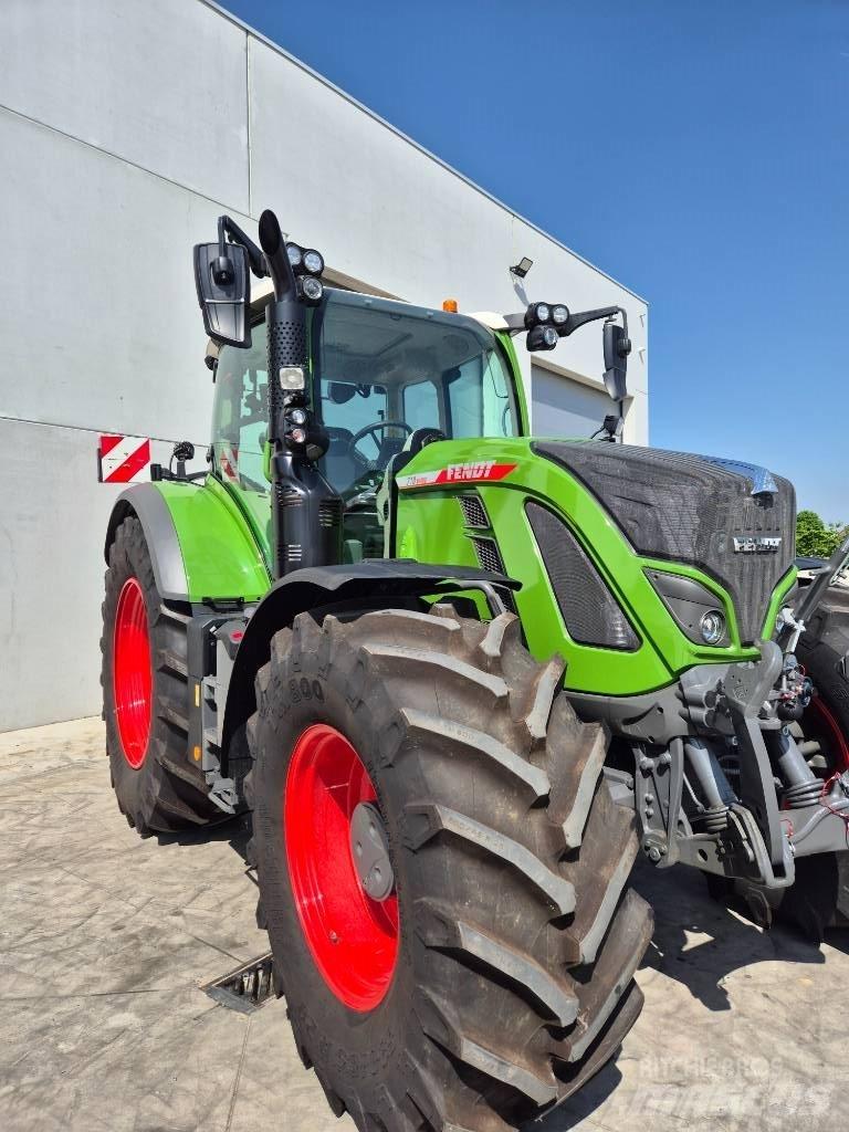 Fendt 718 Vario Tractoare