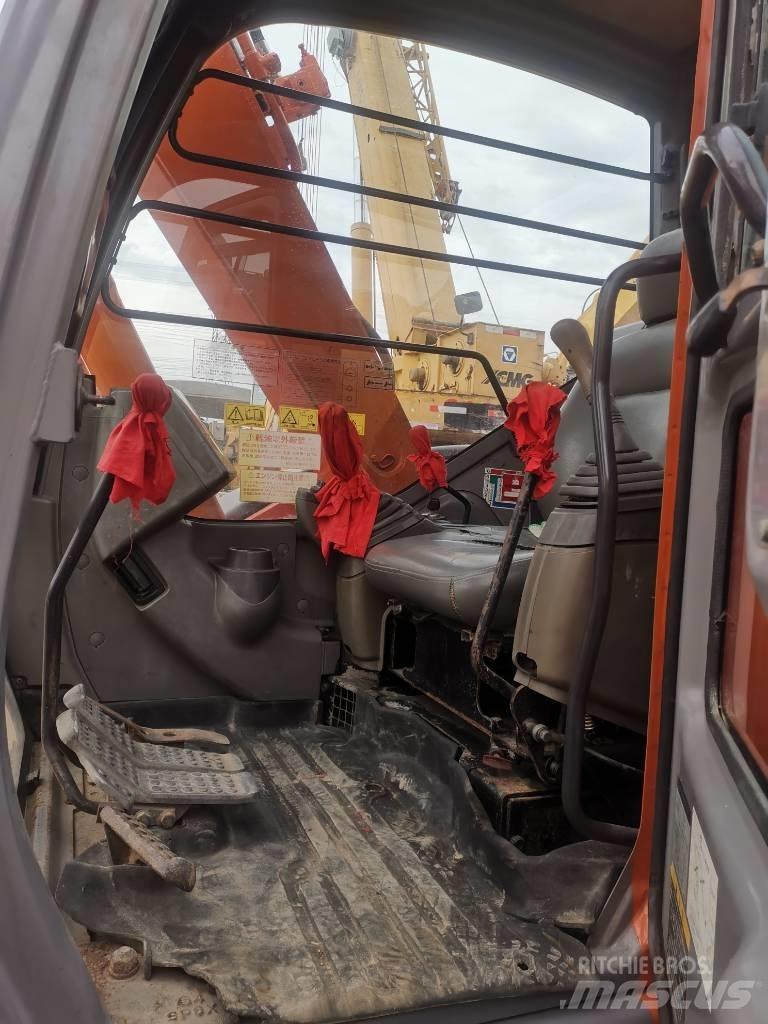 Hitachi ZX 75 Excavatoare pe șenile
