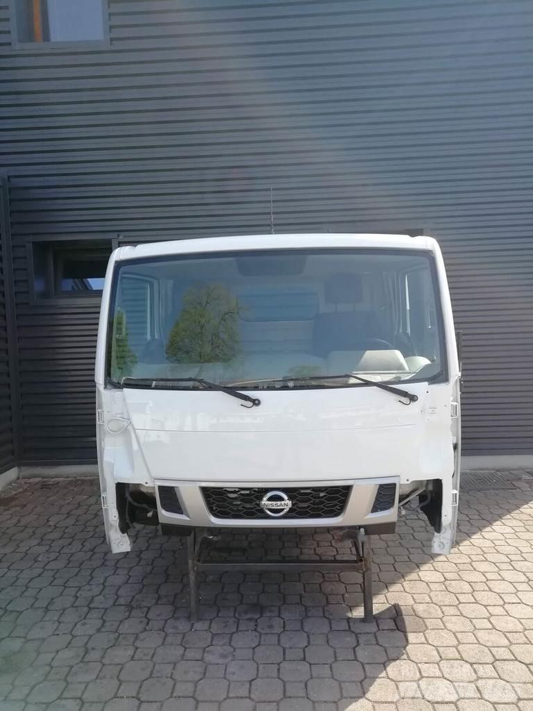 Nissan NT400 Cabine si interior