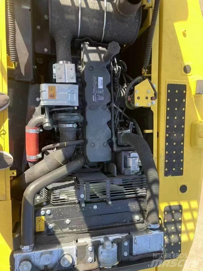 Komatsu 210LC-8 Excavatoare pe șenile
