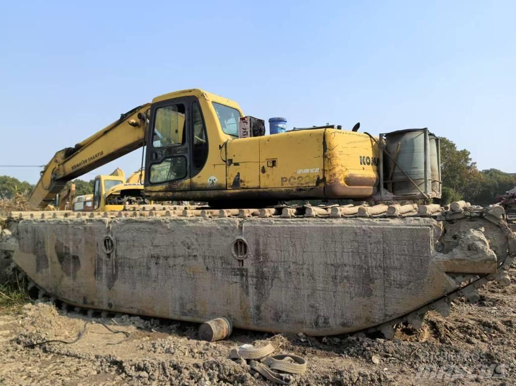 Komatsu PC 200-6 Excavator amfibiu