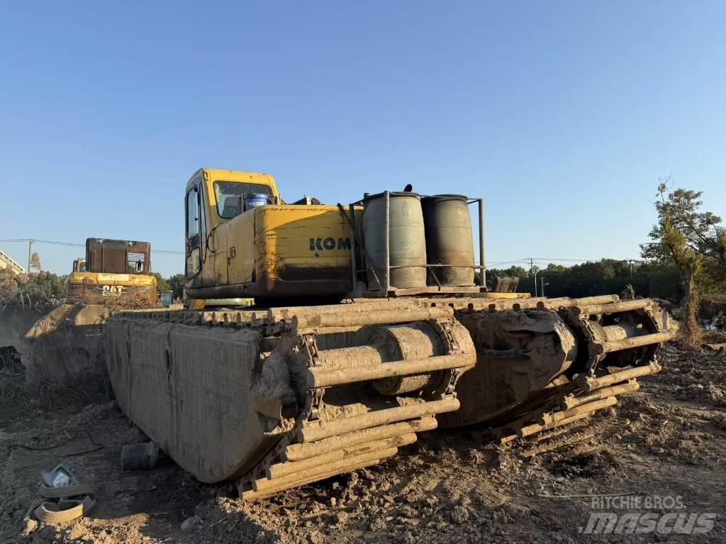 Komatsu PC 200-6 Excavator amfibiu