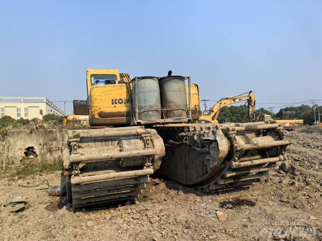 Komatsu PC 200-6 Excavator amfibiu