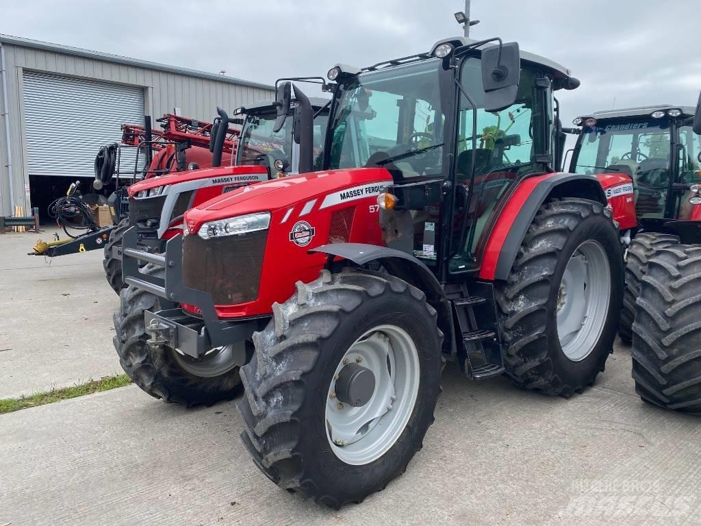 Massey Ferguson 5711 Tractoare