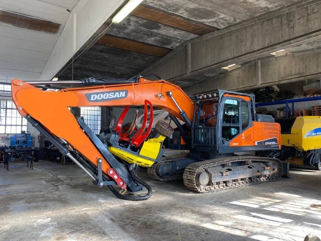Doosan DX 235 NLC-5 Excavatoare pe șenile
