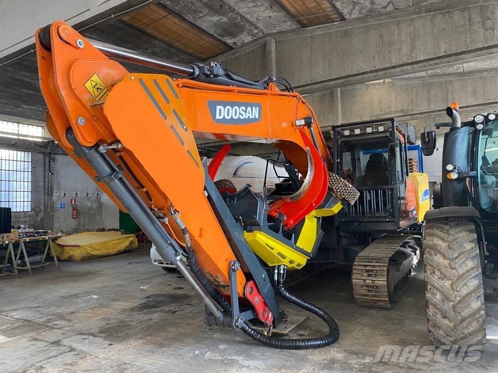 Doosan DX 235 NLC-5 Excavatoare pe șenile

