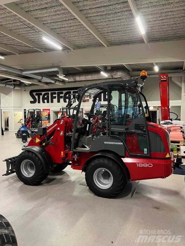 Weidemann 1880 Incarcator pe pneuri