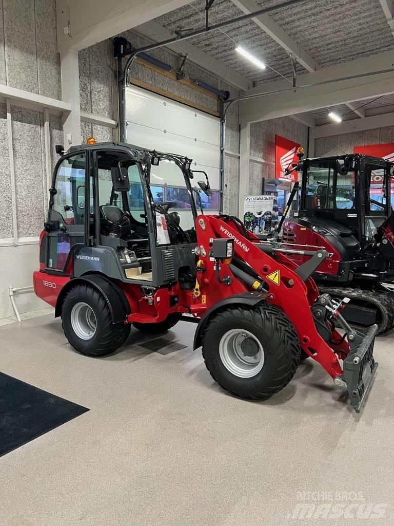 Weidemann 1880 Incarcator pe pneuri