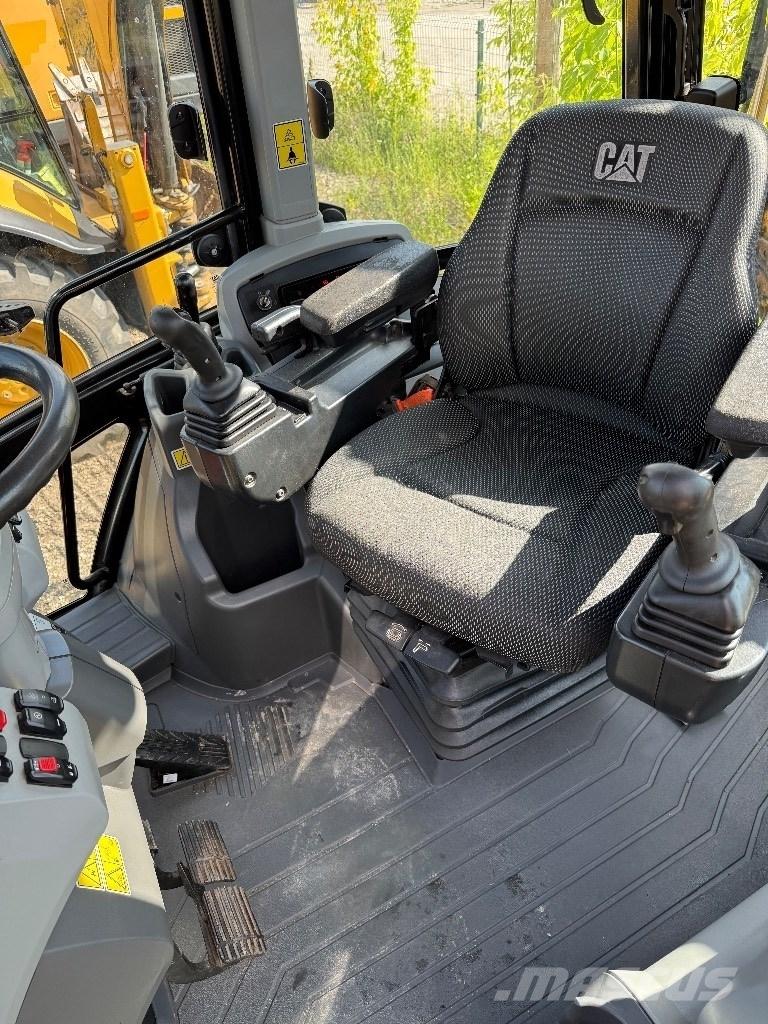 CAT 444 Buldoexcavatoare