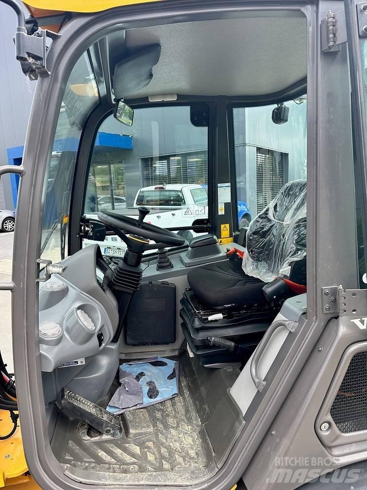 Volvo L 25 Electric Incarcator pe pneuri