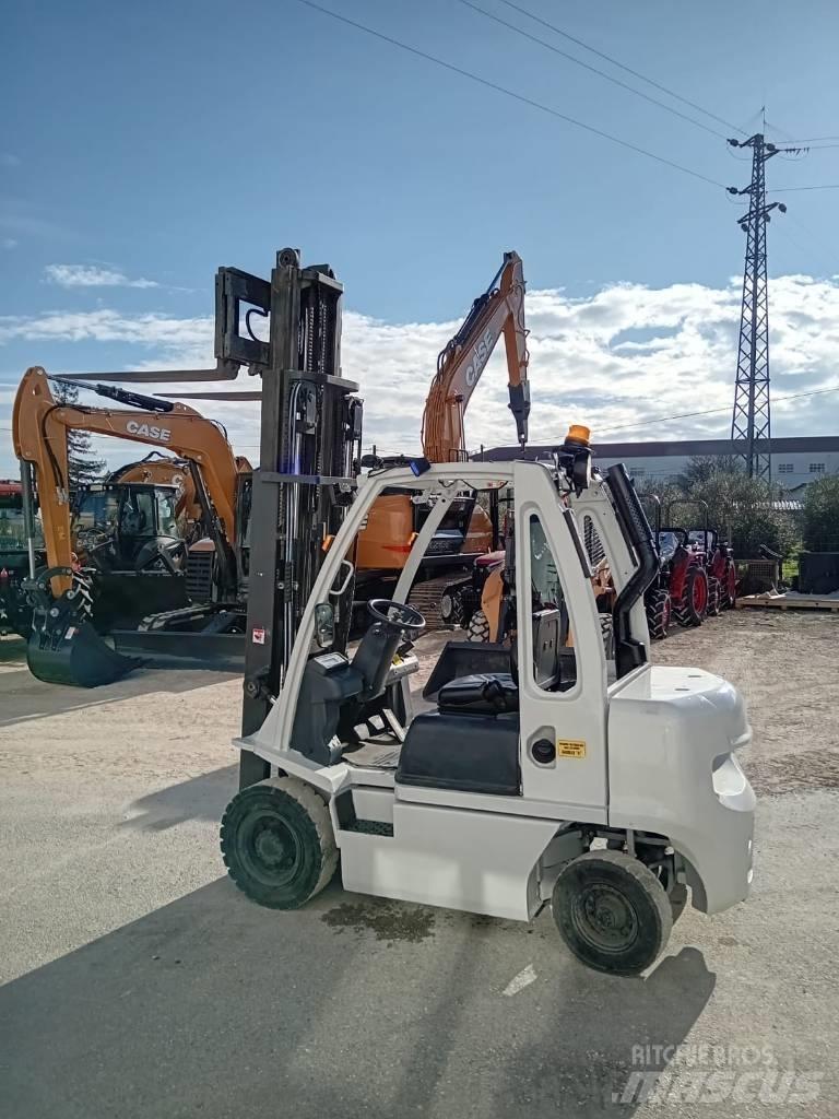 UniCarriers DX 25 Stivuitor diesel