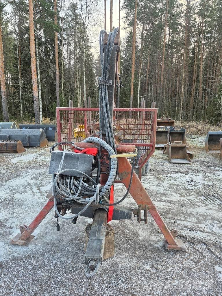 Patu 1800 Remorci forestiere