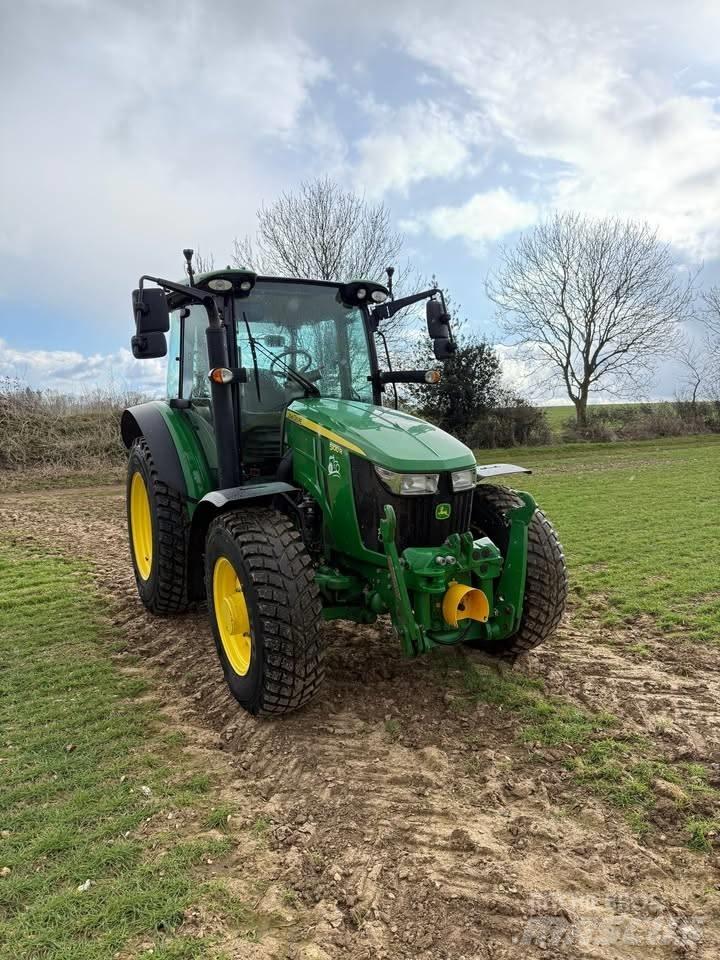 John Deere 5100 R Tractoare