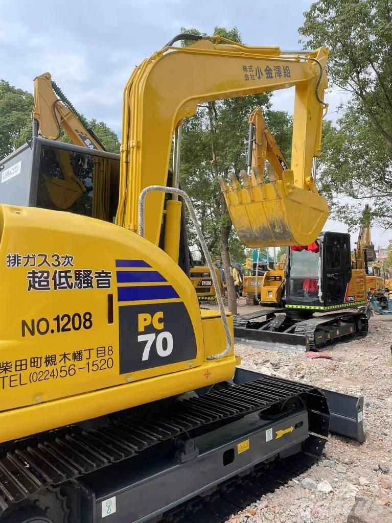 Komatsu 70-8 Excavatoare pe șenile
