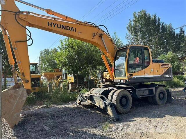 Hyundai 210W Excavatoare cu roti