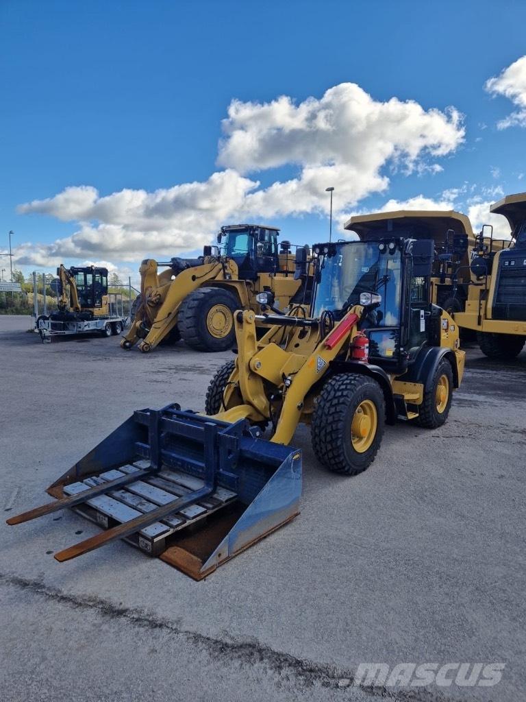 CAT 906 Incarcator pe pneuri