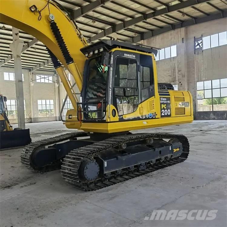 Komatsu PC200-8 Excavatoare pe șenile
