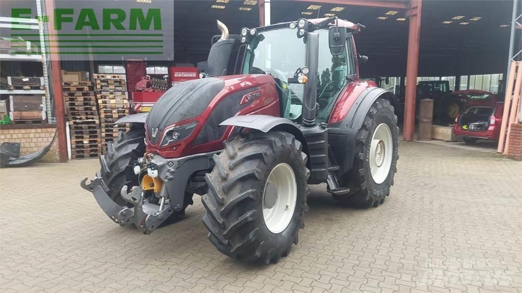 Valtra T 174 Tractoare