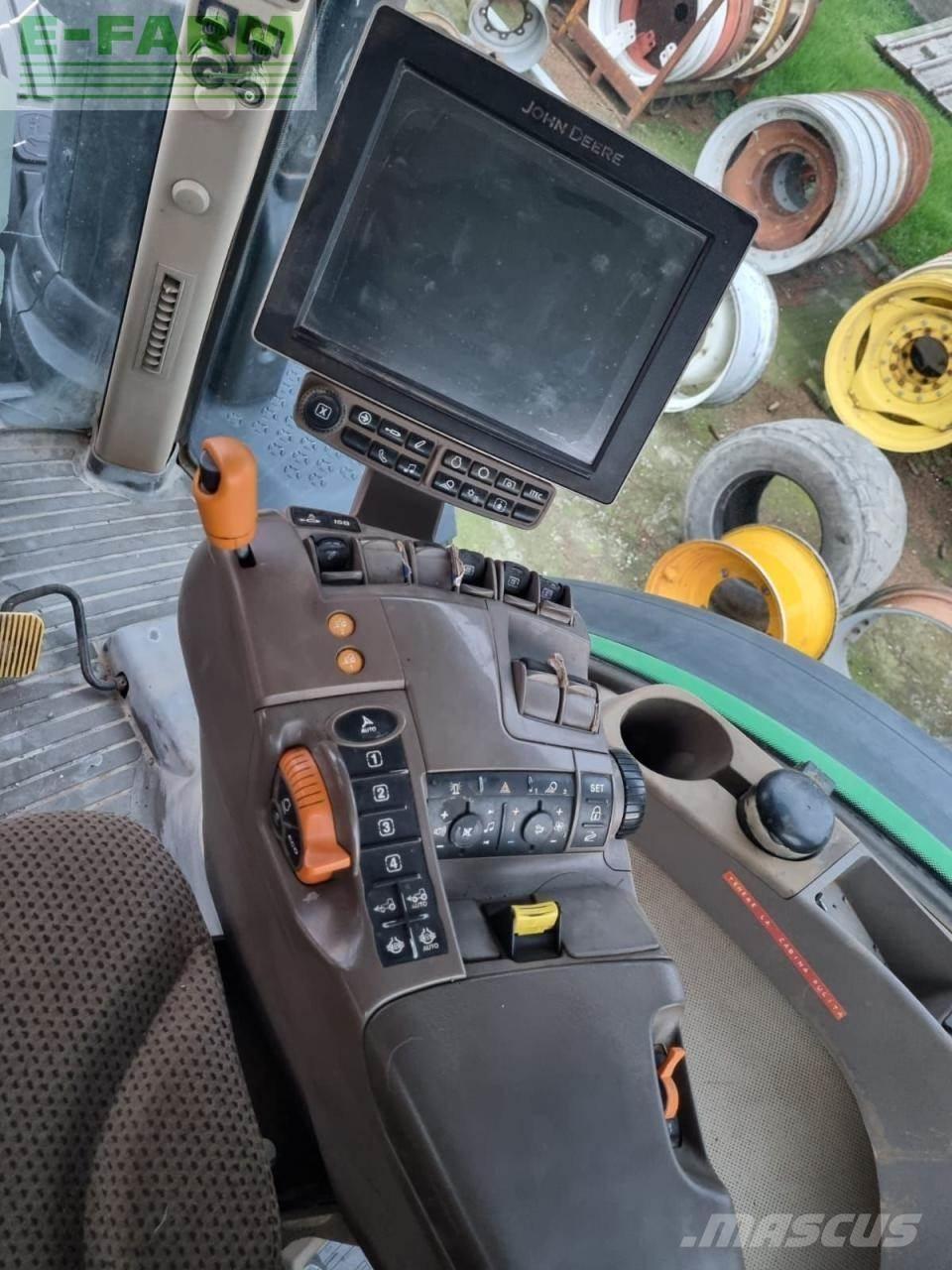 John Deere 8245 R Tractoare