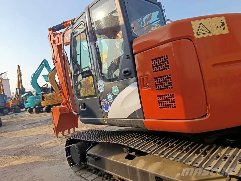 Hitachi ZX135 Excavatoare pe șenile
