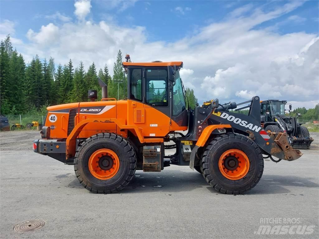 Doosan DL220-5 Incarcator pe pneuri