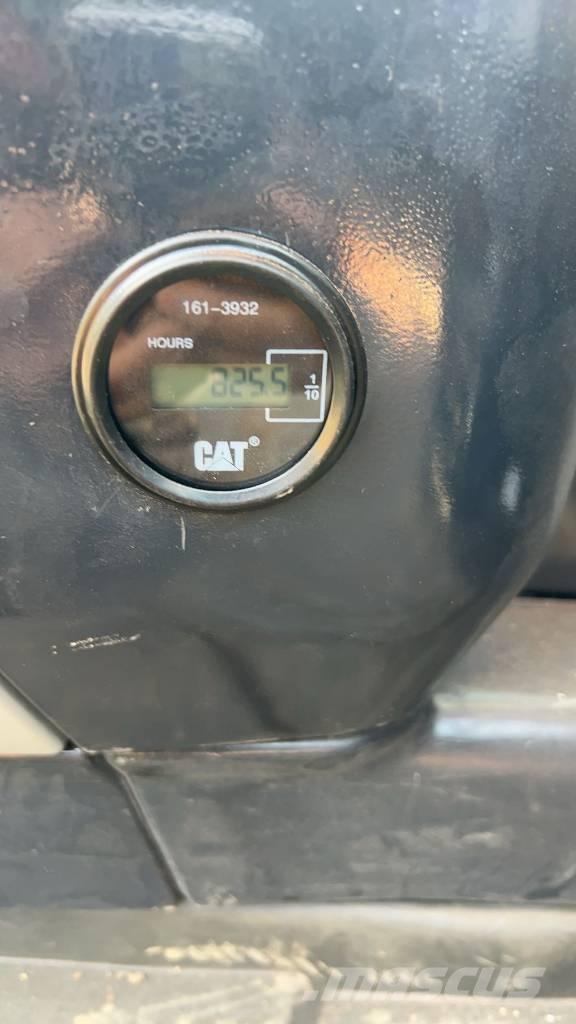 CAT 325 D Excavatoare pe șenile
