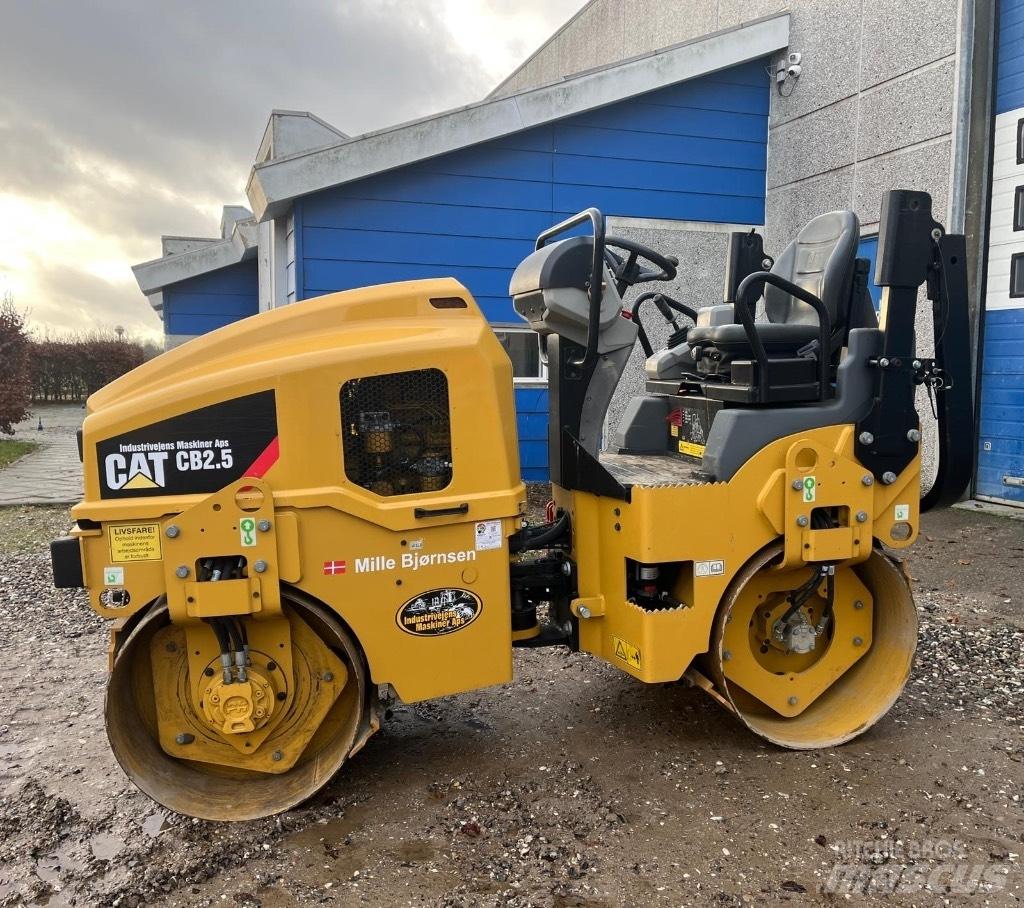 CAT CB 2.5 Cilindri compactori dubli