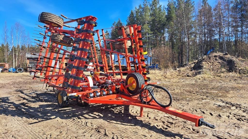 Väderstad Ferox 700 Grape