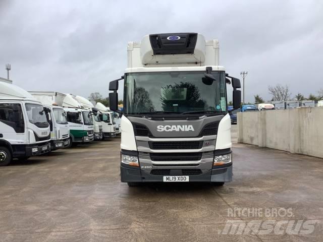 Scania P 250 Camion cu control de temperatura