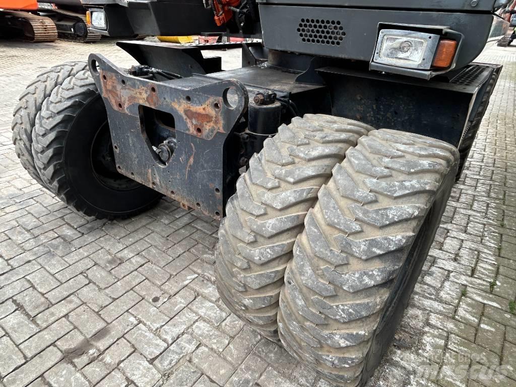 Hitachi ZX 140 W Excavatoare cu roti