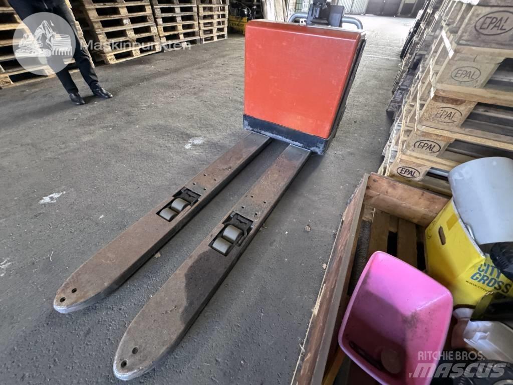 BT LPE 200 Transpaleta cu platforma