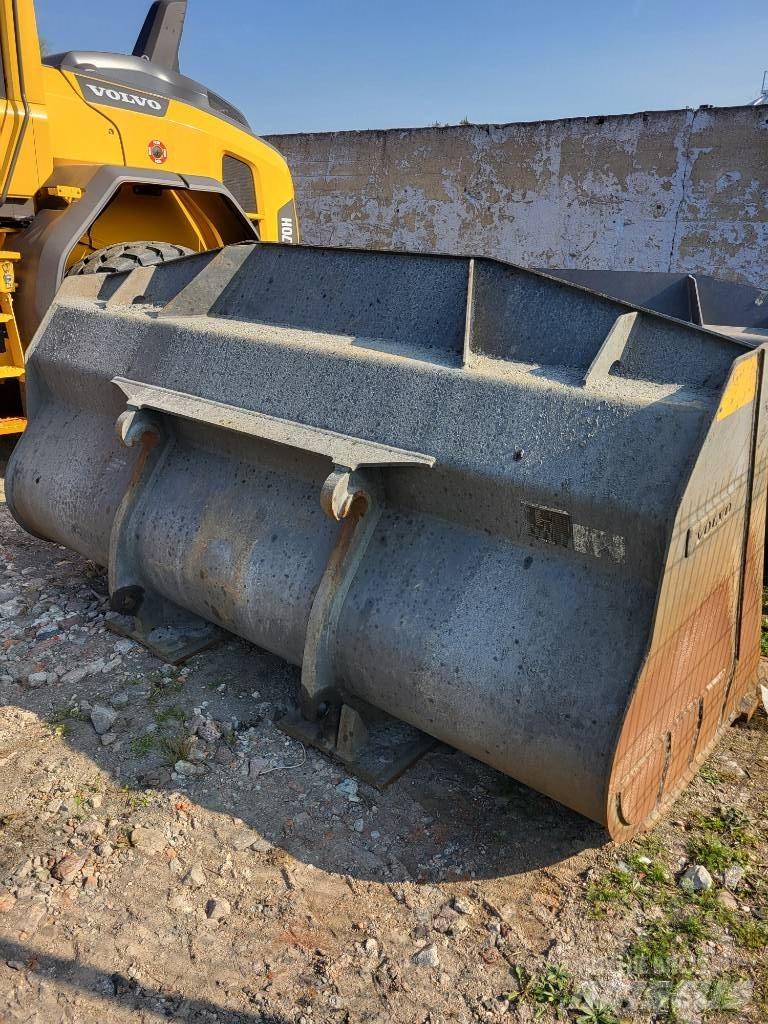 Volvo L 120 H Incarcator pe pneuri