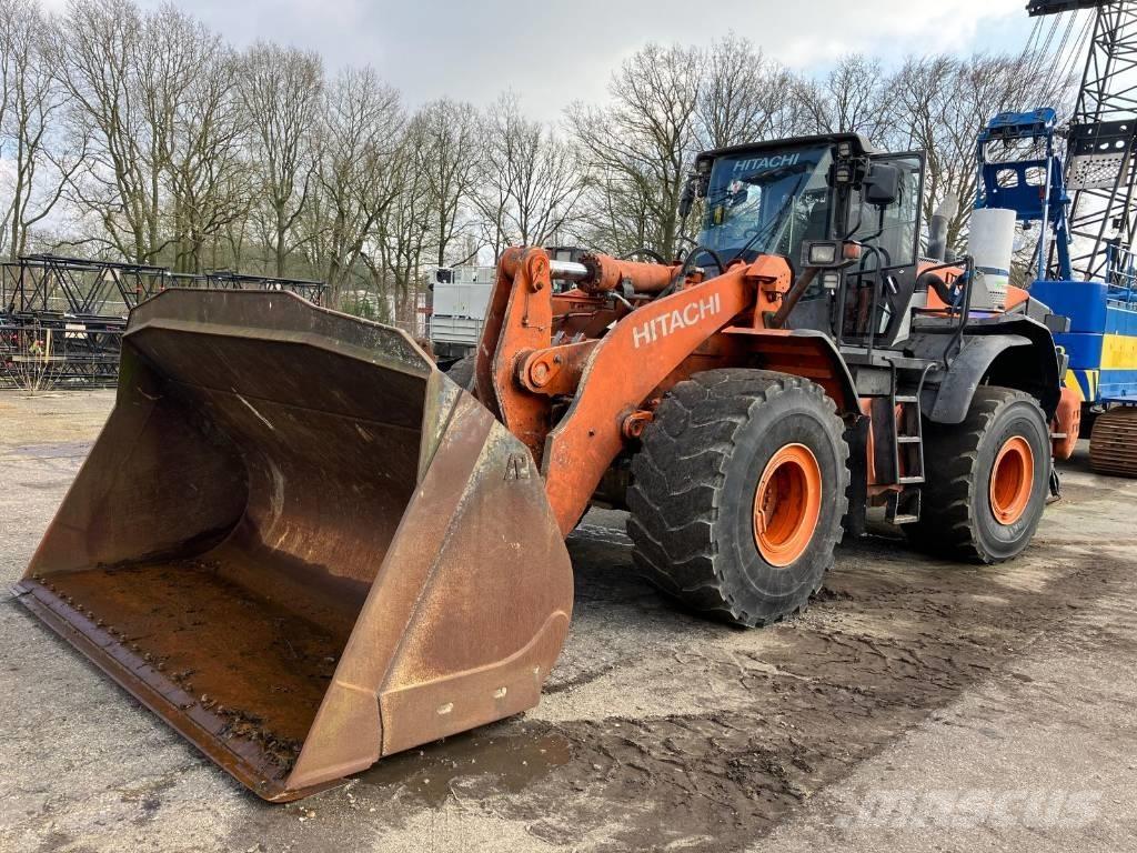 Hitachi ZW330-6 Incarcator pe pneuri
